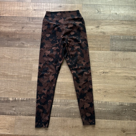 Vitality Camo Leggings - Picture 2 of 3